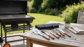 Set de accesorios para barbacoa con pinzas, espátula, brochetas y estuche