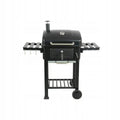 Grill negro con estantes laterales y tapa curva